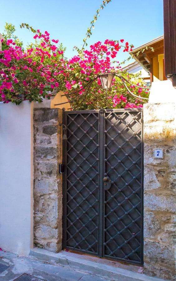 Lefkada Town Traditional House / Cozy Yard Exterior photo